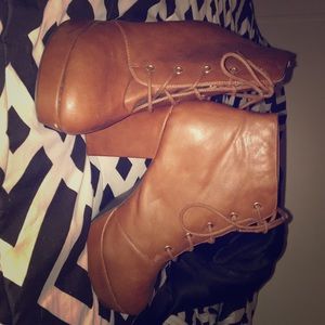 Cute brown boots